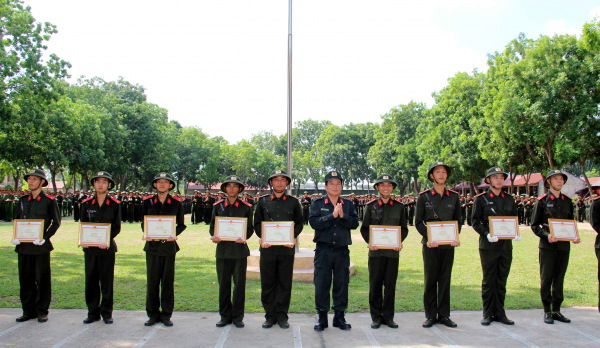 Bế mạc khóa huấn luyện chiến sĩ nghĩa vụ CAND năm 2023 -0
