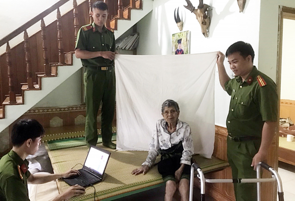 Cách làm hay của huyện đầu tiên ở Quảng Nam hoàn thành cấp căn cước công dân -0