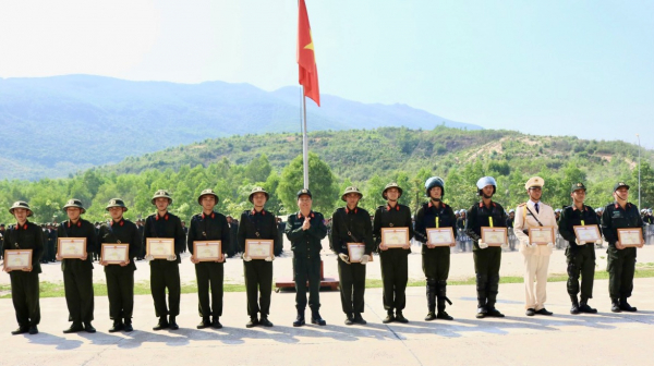 Trung đoàn CSCĐ Nam Trung bộ bế giảng khóa huấn luyện công dân thực hiện nghĩa vụ CAND năm 2023 -0