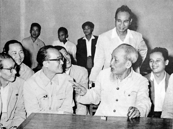 Di sản Hồ Chí Minh - Ngọn đuốc soi đường, tỏa sáng giá trị dân tộc và thời đại -0