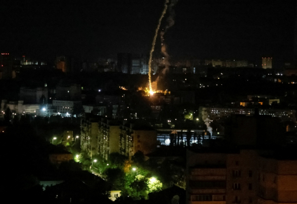 Kiev tiếp tục bị tập kích, Ukraine thông báo hạ 100% tên lửa Nga -0