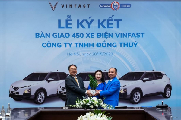 Lado Taxi mua thêm 300 xe VinFast VF 5 Plus -0