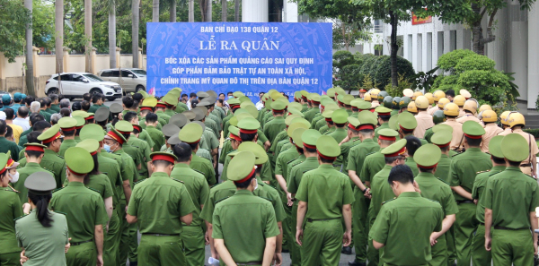  TP Hồ Chí Minh liên tục ra quân bóc gỡ, xóa bỏ quảng cáo trái phép -0