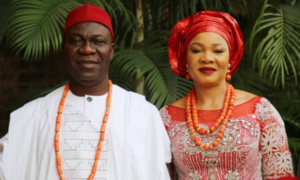 nguyên phó chủ tịch thượng viện nigeria ike ekweremadu và vợ beatrice.jpg -0