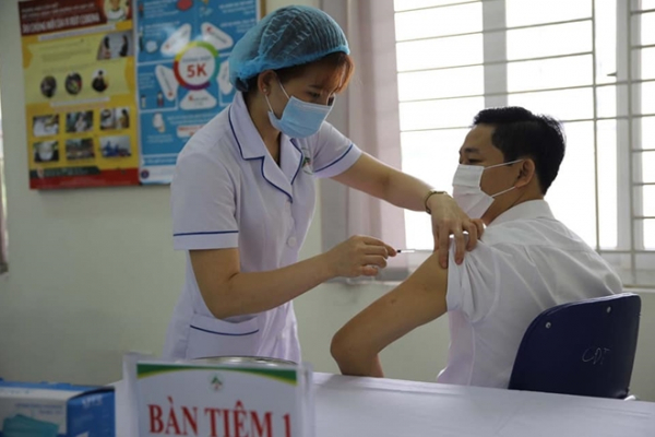 Năm 2023, Việt Nam vẫn tiêm miễn phí vaccine phòng COVID-19 -0