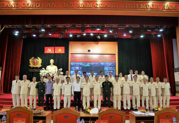 Ministry of Public Security honors role-models in implementing Uncle Ho’s teachings -0