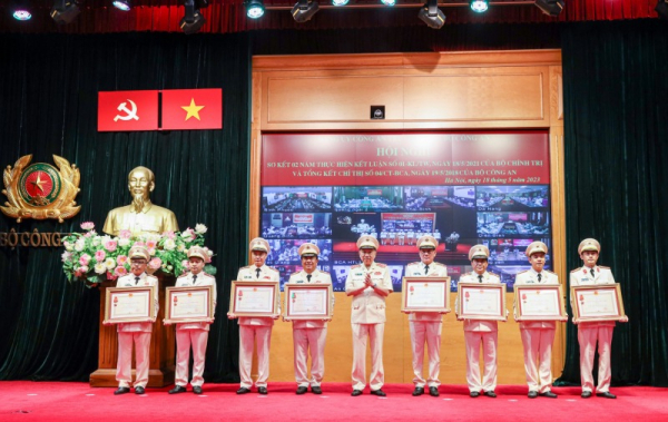 Ministry of Public Security honors role-models in implementing Uncle Ho’s teachings -0