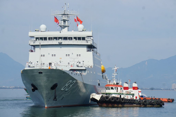 Tàu huấn luyện Hải quân Trung Quốc thăm hữu nghị Đà Nẵng -0