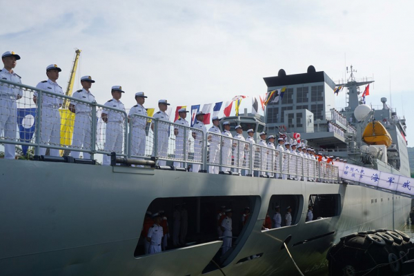 Tàu huấn luyện Hải quân Trung Quốc thăm hữu nghị Đà Nẵng -2