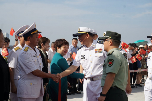 Tàu huấn luyện Hải quân Trung Quốc thăm hữu nghị Đà Nẵng -5