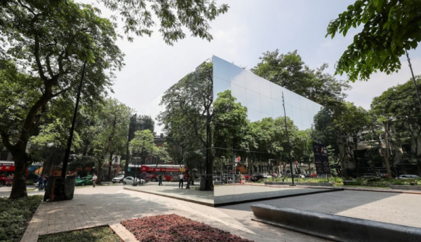 Unique giant 3D mirror house at Dien Hong flower garden -0