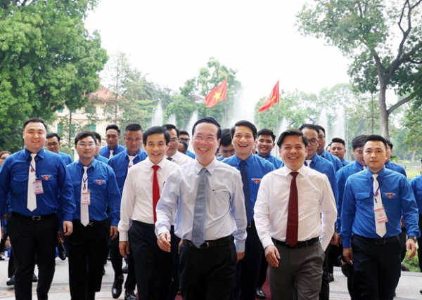 State leader meets youth exemplars in following President Ho’s teachings -0
