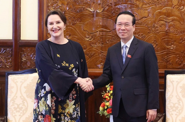 vna_potal__chu_tich_nuoc_vo_van_thuong_tiep_dai_su_slovenia_trinh_quoc_thu__6748694.jpg -0
