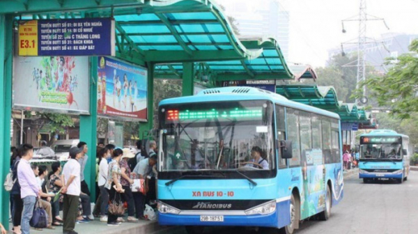 Hà Nội: Khách đi xe buýt gia tăng trong 5 tháng đầu năm -0