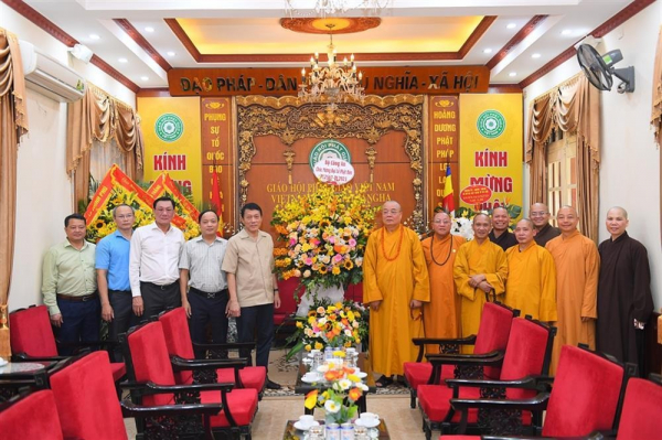 Leader of MPS visits Vietnam Buddhist Church on Great Buddha's Birthday -0