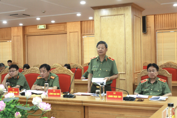 Thứ trưởng Lê Văn Tuyến làm việc với Cục Y tế nhằm rà soát, đánh giá toàn diện công tác y tế trong CAND -0