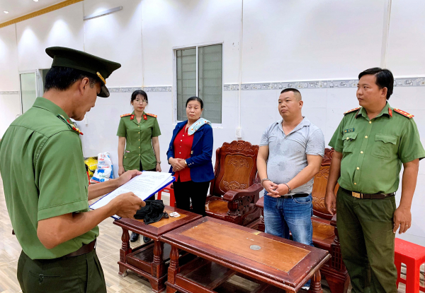Truy tố kẻ cưỡng ép 39 người Việt Nam ở lại Nga trái phép -0