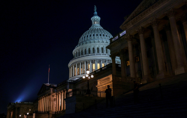 Thượng viện Mỹ thông qua dự luật tránh 