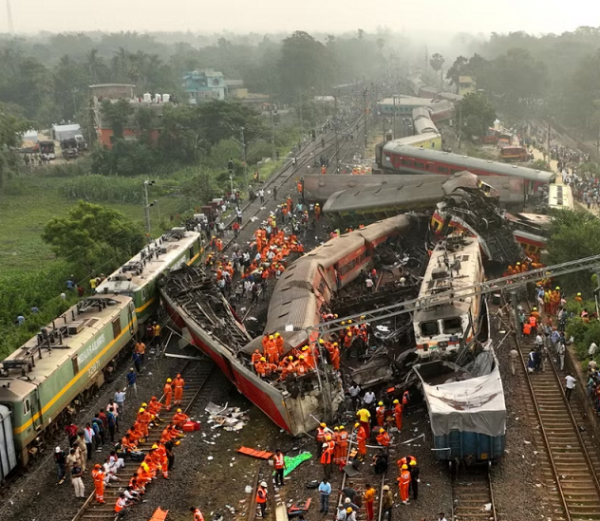 Tình tiết bất ngờ trong vụ tai nạn tàu hỏa liên hoàn tại Ấn Độ -0