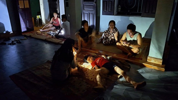 Sinh hoạt của người dân Hải Phòng, Quảng Ninh khốn đốn vì thiếu điện -0