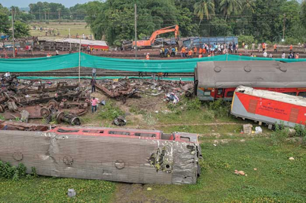 Tai nạn tàu hỏa thảm khốc ở Ấn Độ: Nguyên nhân vì đâu? -0