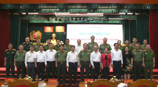 Applying Ho Chi Minh's thought on patriotic emulation movement of Public Security Forces -0