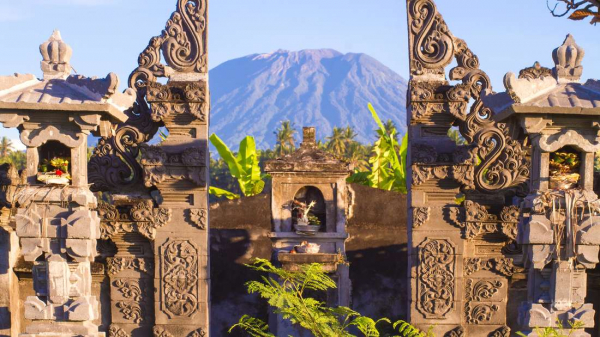 Bali cấm du khách du lên núi thiêng để kiến tạo ngành du lịch chất lượng  -0