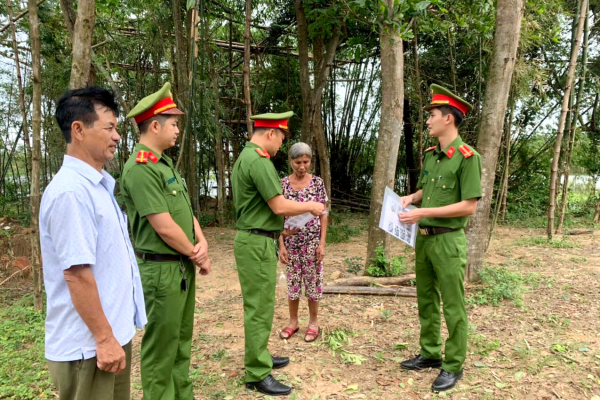 Giả danh công an, gọi điện thoại để lừa đảo  -0