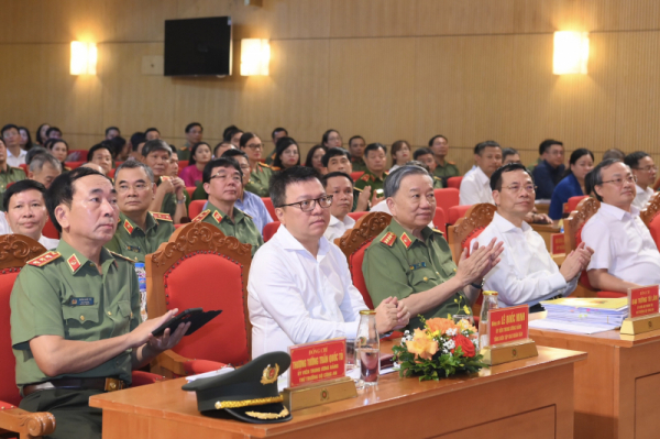 Ministry of Public Security meets with press agencies on Vietnam Revolutionary Press Day -0