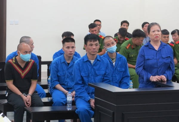 Dùng giang hồ hăm dọa “con nợ”, 7 bị cáo lĩnh án nặng   -0