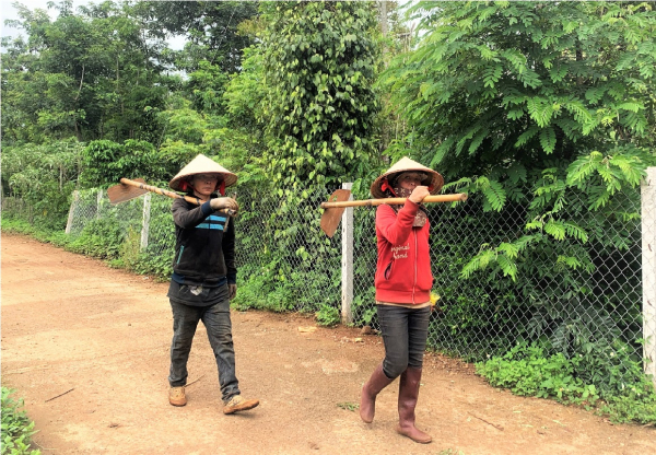 Buôn làng bình yên trở lại sau “biến cố” -0