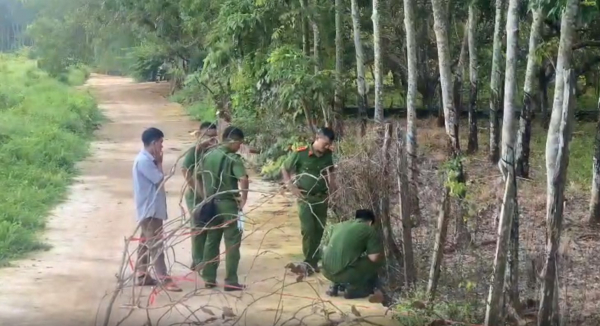 Phát hiện thi thể bé sơ sinh mất 1 chân ở Bình Phước  -0