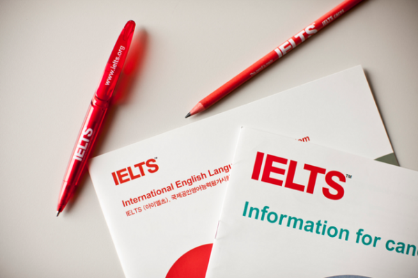 Thí sinh có chứng chỉ IELTS cấp sau ngày 10/9/2022 được miễn thi ngoại ngữ -0