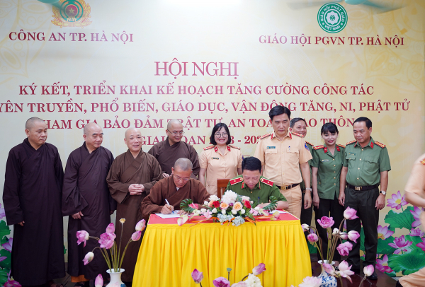 CSGT Thủ đô và Giáo hội Phật giáo Việt Nam TP Hà Nội phối hợp bảo đảm ATGT -0