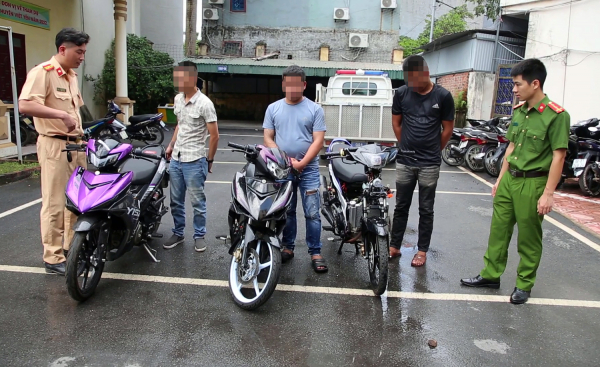 Triệu tập nhóm “yêng hùng” đua xe trái phép ở Bắc Giang -0