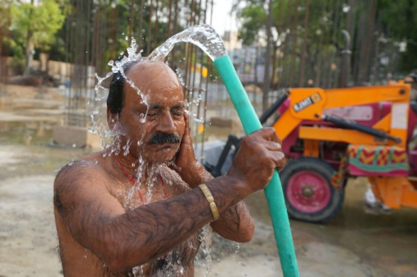 Hàng chục người chết vì nắng nóng gay gắt ở Ấn Độ  -0