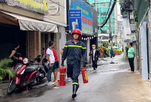 Dập tắt kịp thời đám cháy trong quán bar trung tâm quận Phú Nhuận -1