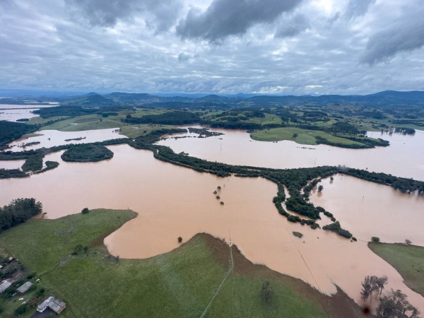 Bão lụt cướp đi sinh mạng của hàng chục người tại Brazil  - 2