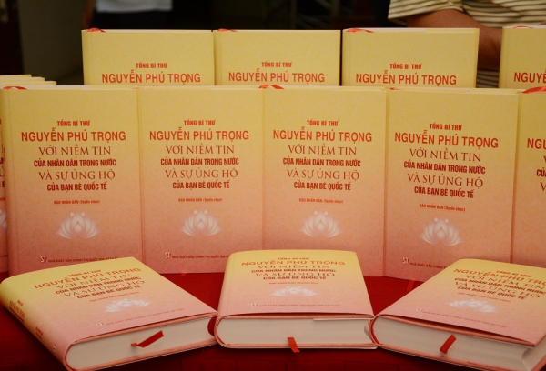 Giới thiệu cuốn sách “Tổng Bí thư Nguyễn Phú Trọng với niềm tin của nhân dân trong nước và sự ủng hộ của bạn bè quốc tế” -0