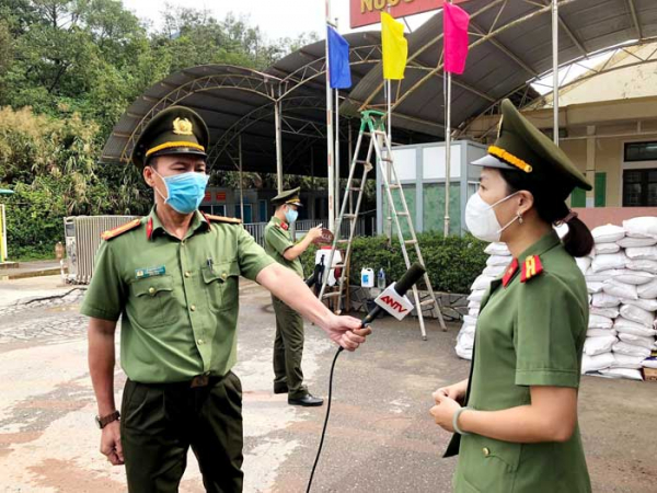 Trang 24: Chúng tôi là “phóng viên PX” -0