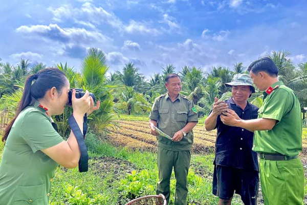 Trang 24: Chúng tôi là “phóng viên PX” -0