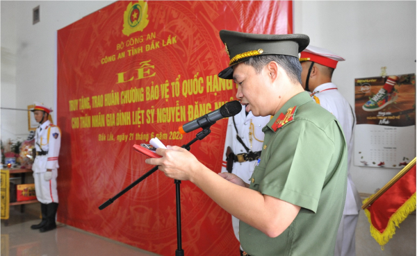 Truy tặng Huân chương Bảo vệ Tổ quốc cho 4 Liệt sỹ Công an xã hy sinh trong vụ gây mất ANTT tại Đắk Lắk  -0