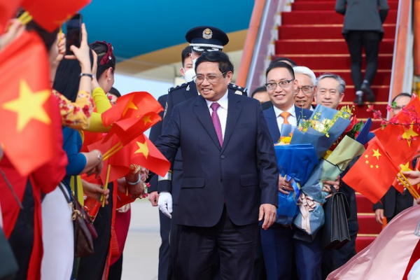 Thủ tướng Phạm Minh Chính tới Bắc Kinh, bắt đầu thăm chính thức Trung Quốc và dự Diễn đàn Kinh tế thế giới -0