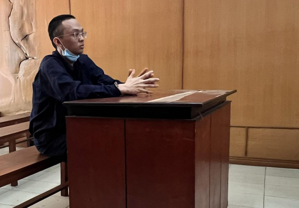 Thành viên của “Hội đồng phê” lãnh án -0