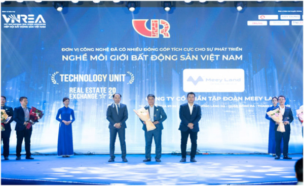 Meey Land vinh dự nhận kỷ niệm chương tại “Ngày hội Môi giới Bất động sản Việt Nam 2023” -0