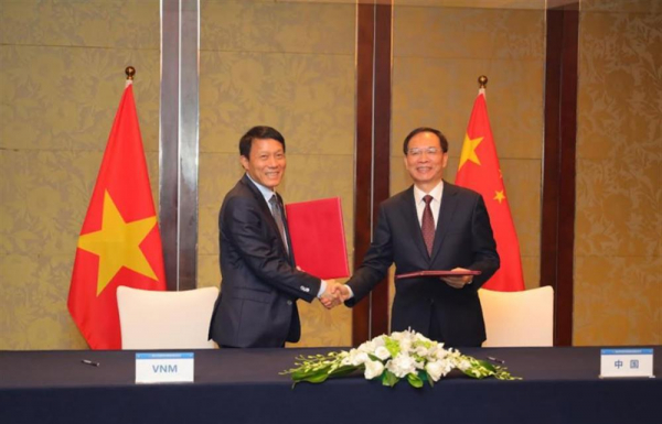 Deputy Minister Luong Tam Quang meets with Deputy Minister of Public Security of China -0