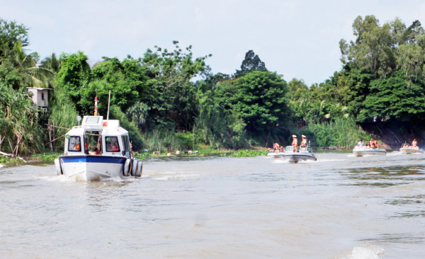 Phó Thủ tướng Chính phủ Trần Lưu Quang kiểm tra công tác phòng, chống buôn lậu trên tuyến biên giới An Giang -0