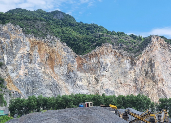  Rơi từ vách đá, một công nhân không may tử vong -0