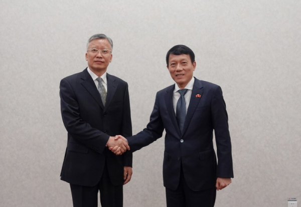 Deputy Minister Luong Tam Quang holds talks with Vice Minister of Justice of China -0