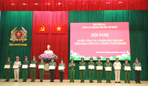 Công an TP Hồ Chí Minh cần nhận thức và chủ động trước các nguy cơ gia tăng tội phạm  -1